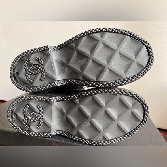 Size 39 Chanel Rainboots Brand New in Box - Picture 2 of 4